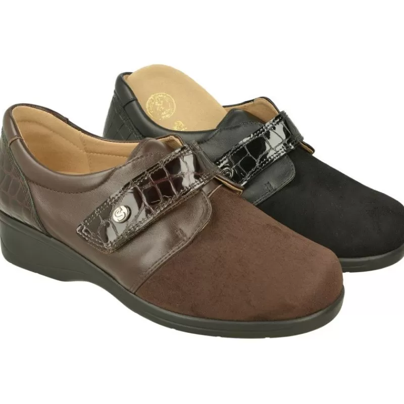 Calzamedi Velcros-Velcro De De Pala Lisa En Tejido Bamara Elastico. Horma Muy Ancha Y Piso De Cuna Poliuretano Con Planta Extraible